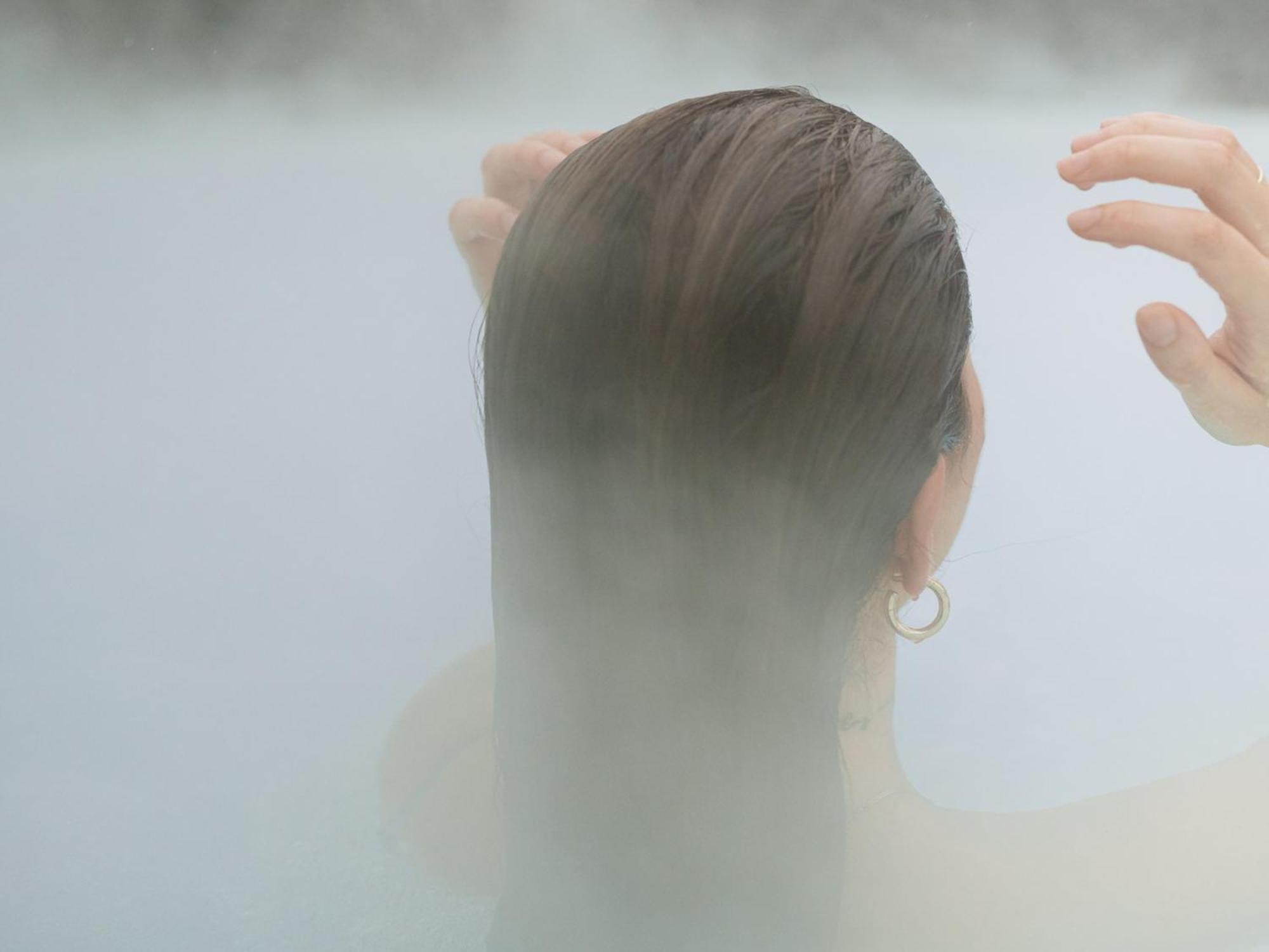 谢布克古弗尼尔酒店 舍布鲁克 外观 照片 A woman in a shower