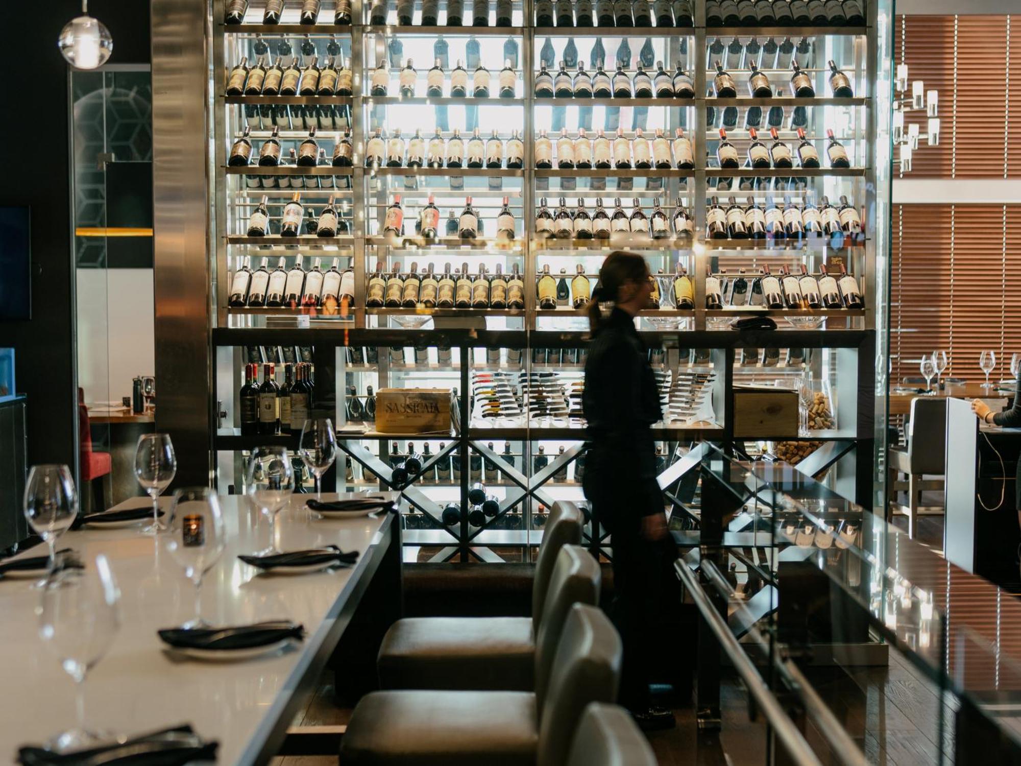 谢布克古弗尼尔酒店 舍布鲁克 外观 照片 Wine bar in Tokyo