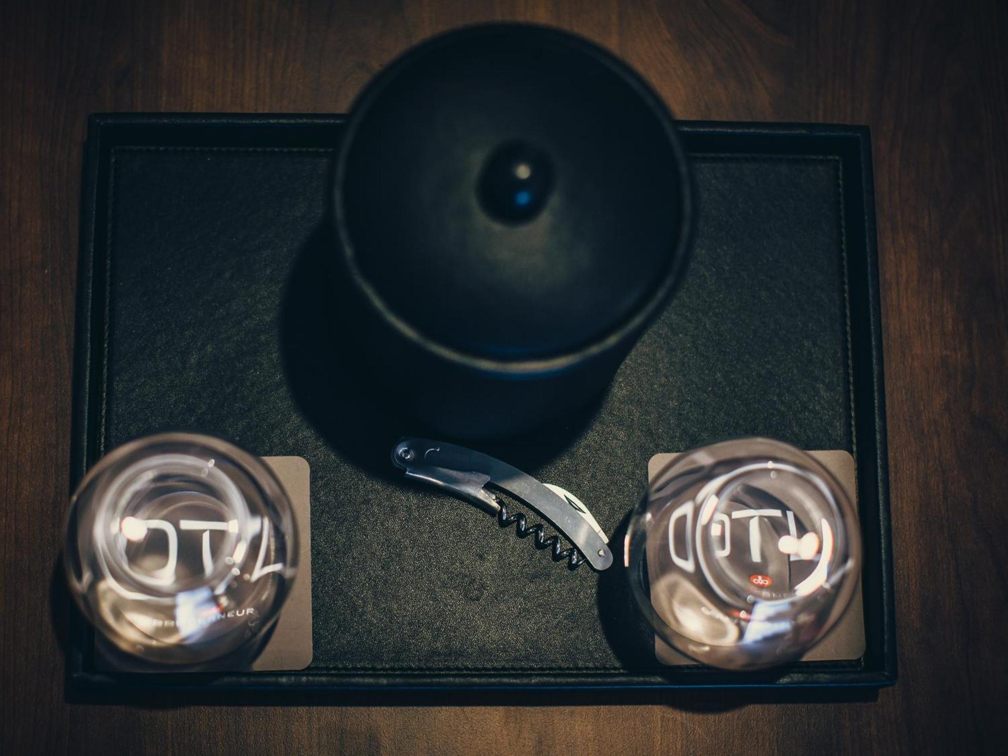 谢布克古弗尼尔酒店 舍布鲁克 外观 照片 A bellboy's bell