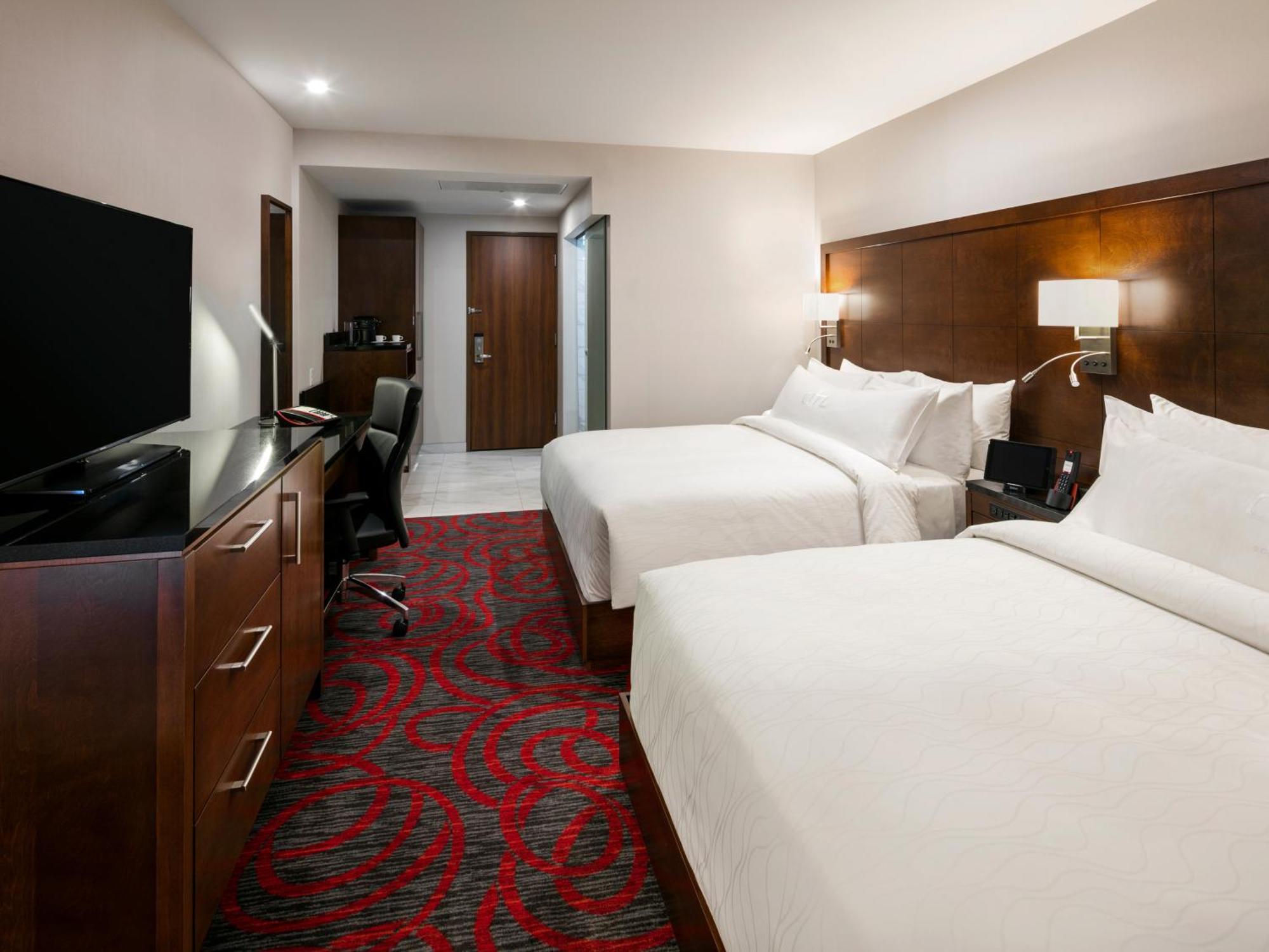 谢布克古弗尼尔酒店 舍布鲁克 外观 照片 A guest room at the Hilton Garden Inn in San Francisco
