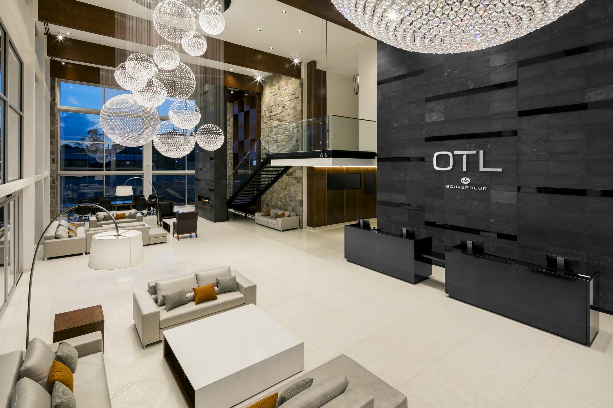 谢布克古弗尼尔酒店 舍布鲁克 外观 照片 OTL's lobby